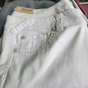 Maurices whitish jeans 22 Reg